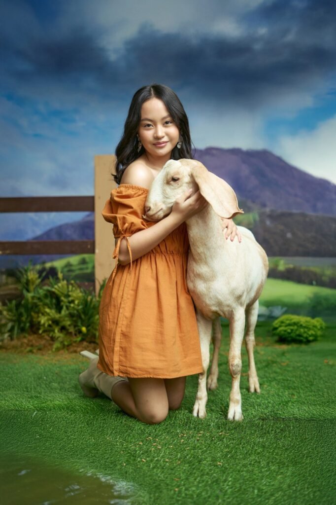 photo_6249085396461930061_y